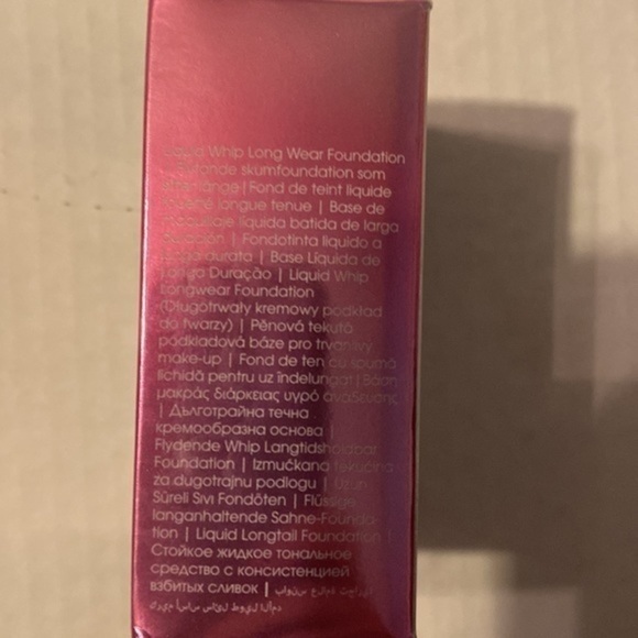 Beauty Blender Bounce Foundation in Blend 1.20 C - Picture 4 of 4